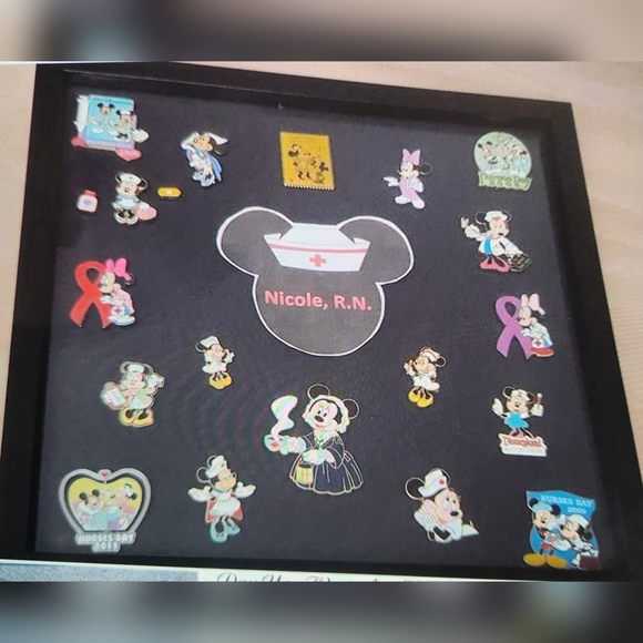 Disney Minnie mouse Nursing pins collection - Picture 1 of 1